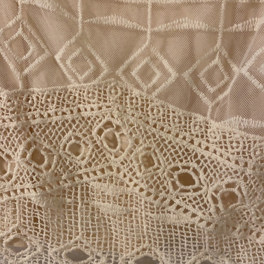 Detailed Mesh Blouse - Picture 4 of 4